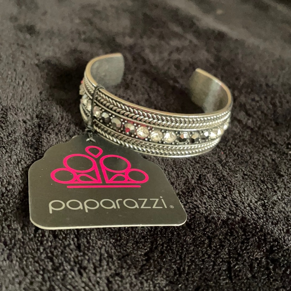Paparazzi silver bling bracelet